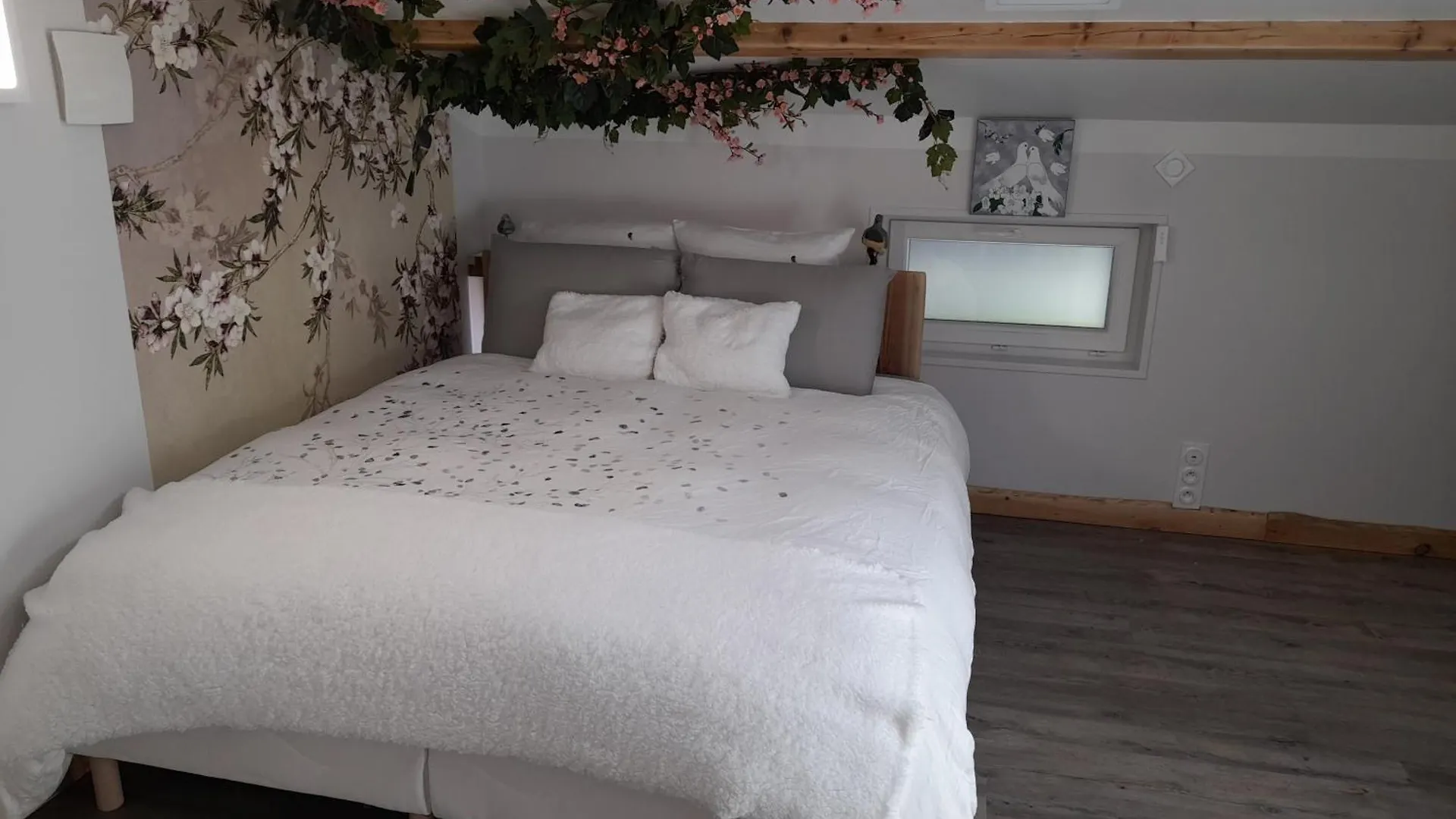 La Maison Du Bonheur - Chambre Tourterelle - Borne De Recharge Ve Saint-Bernard  0*, Saint-Bernard (Ain)