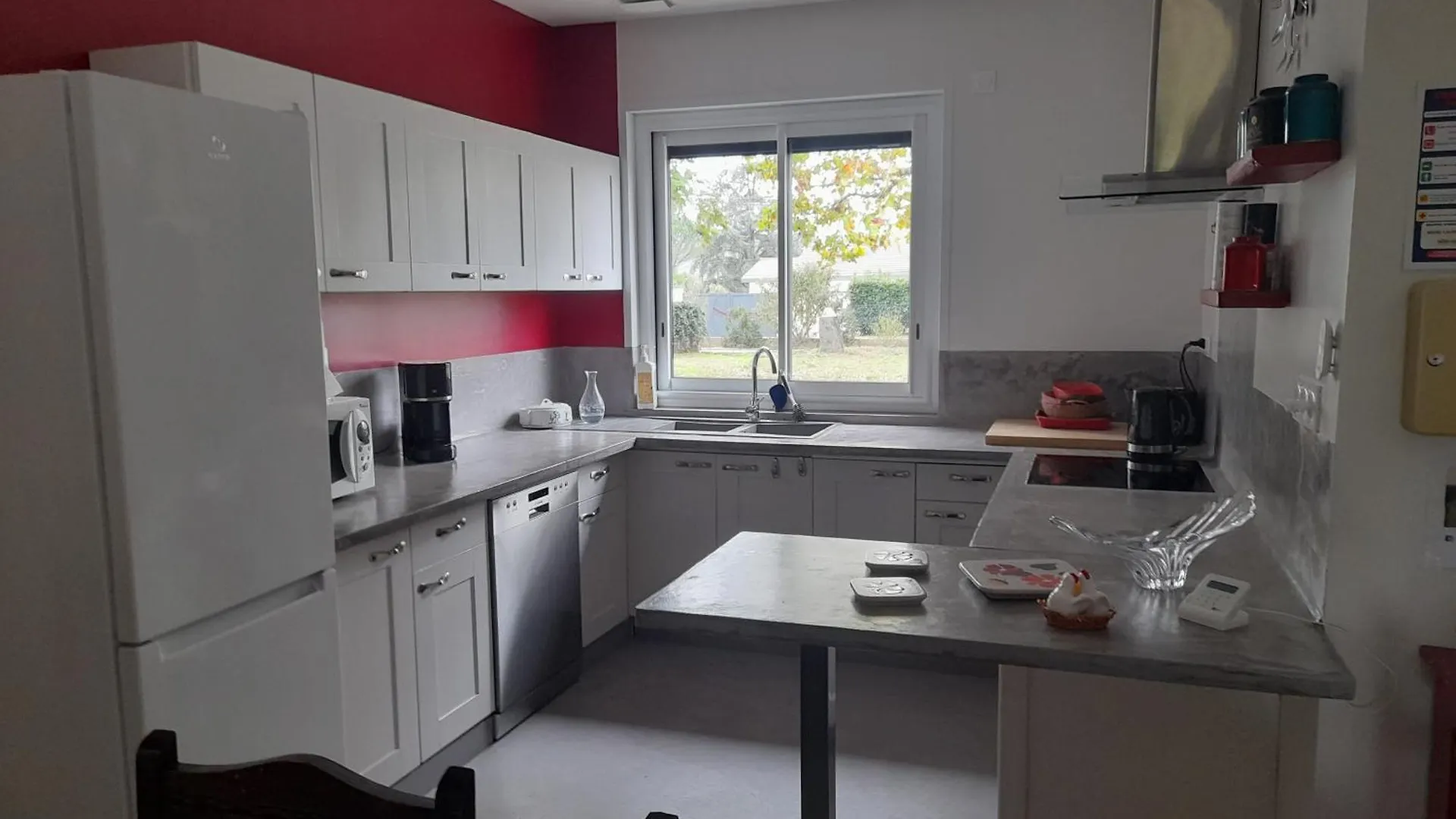 La Maison Du Bonheur - Chambre Tourterelle - Borne De Recharge Ve Saint-Bernard